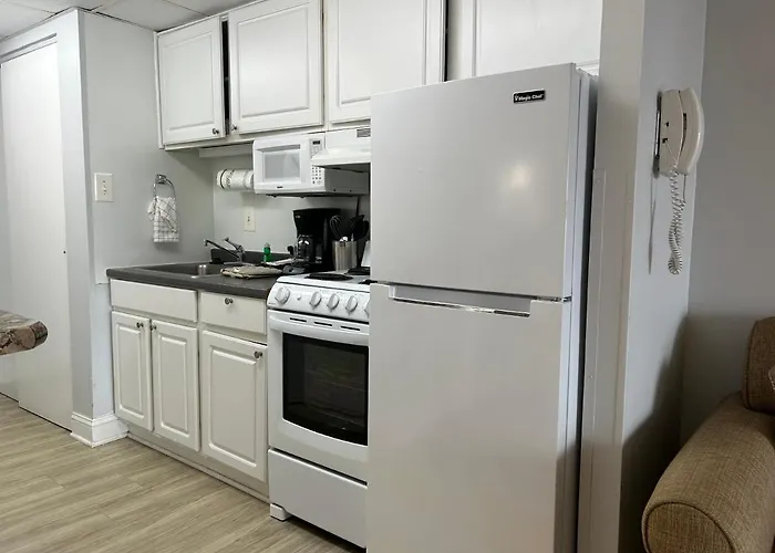 Oceanfront With Balcony, Pool, Parking And * Ocean City