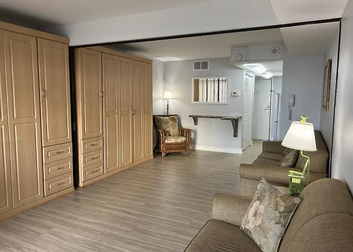 Apartment Oceanfront With Balcony, Pool, Parking And