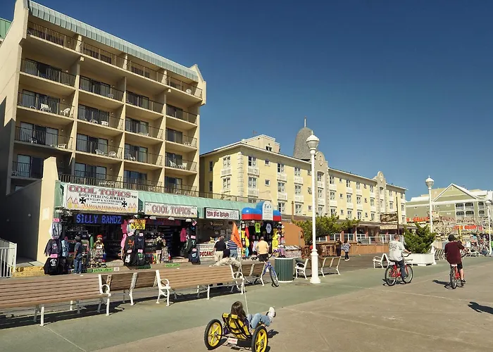 Oceanfront With Balcony, Pool, Parking And
