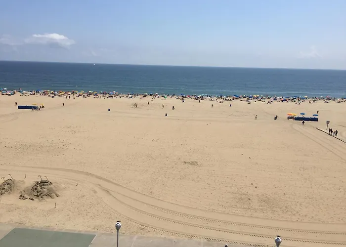 Oceanfront With Balcony, Pool, Parking And Apartment *