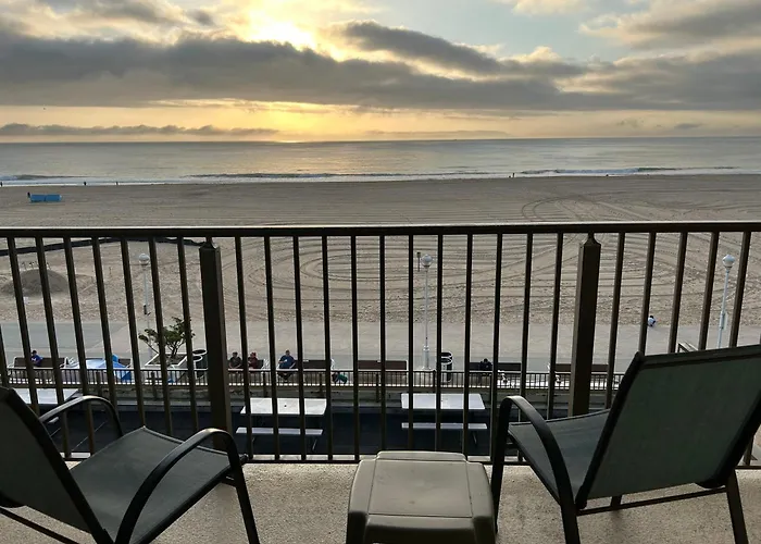 Apartment Oceanfront With Balcony, Pool, Parking And *