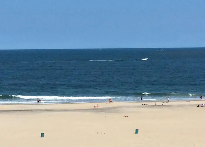 Oceanfront With Balcony, Pool, Parking And