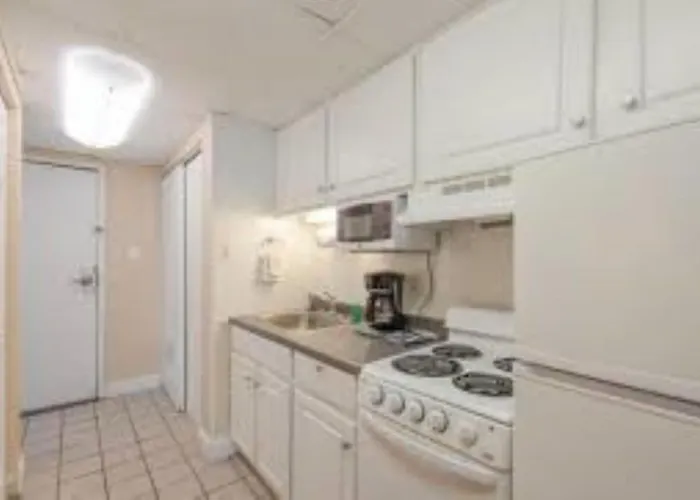 Oceanfront With Balcony, Pool, Parking And