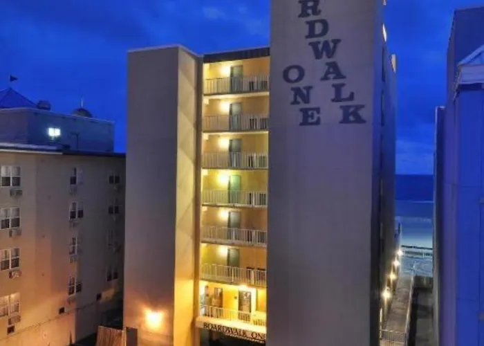 Oceanfront With Balcony, Pool, Parking And Apartment *